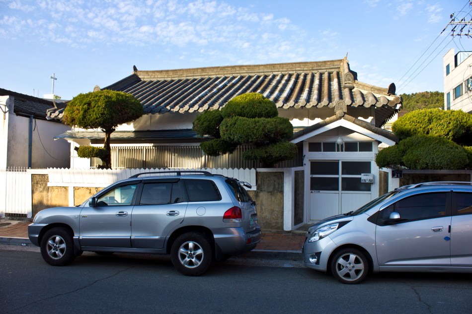 renovated colonia jinhae house white