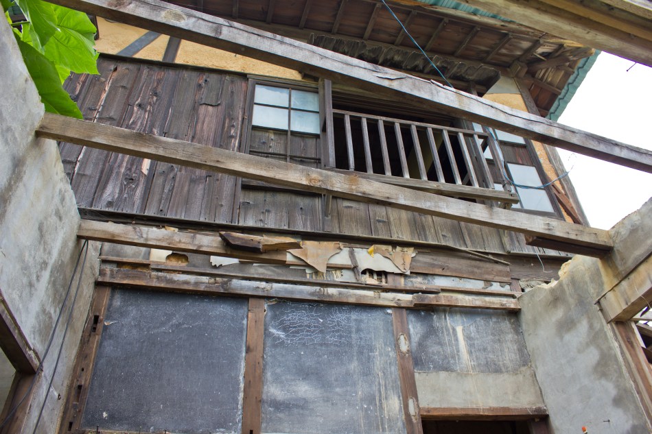 miryang cinder block reinforced building