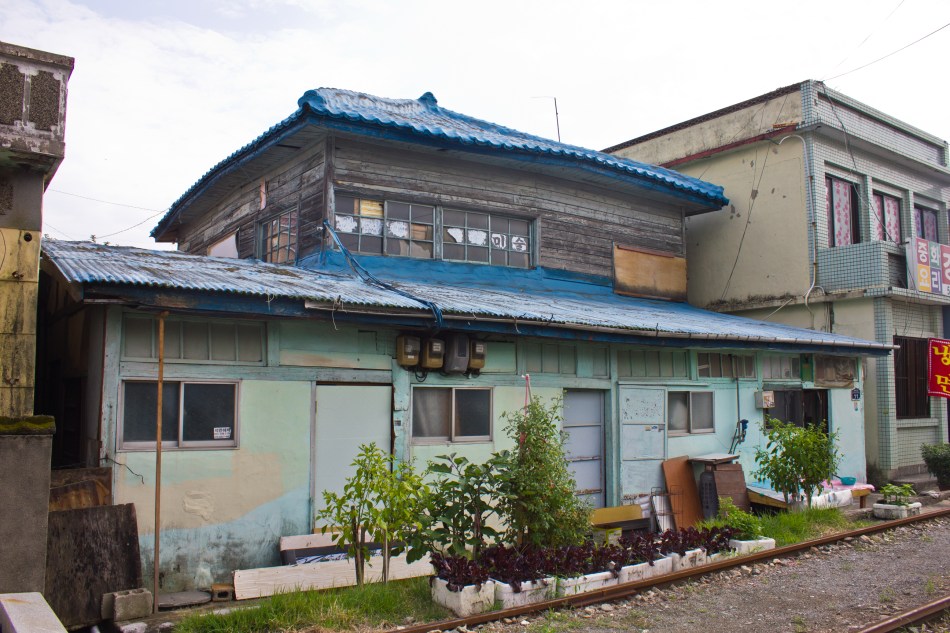 traintrack japanese house